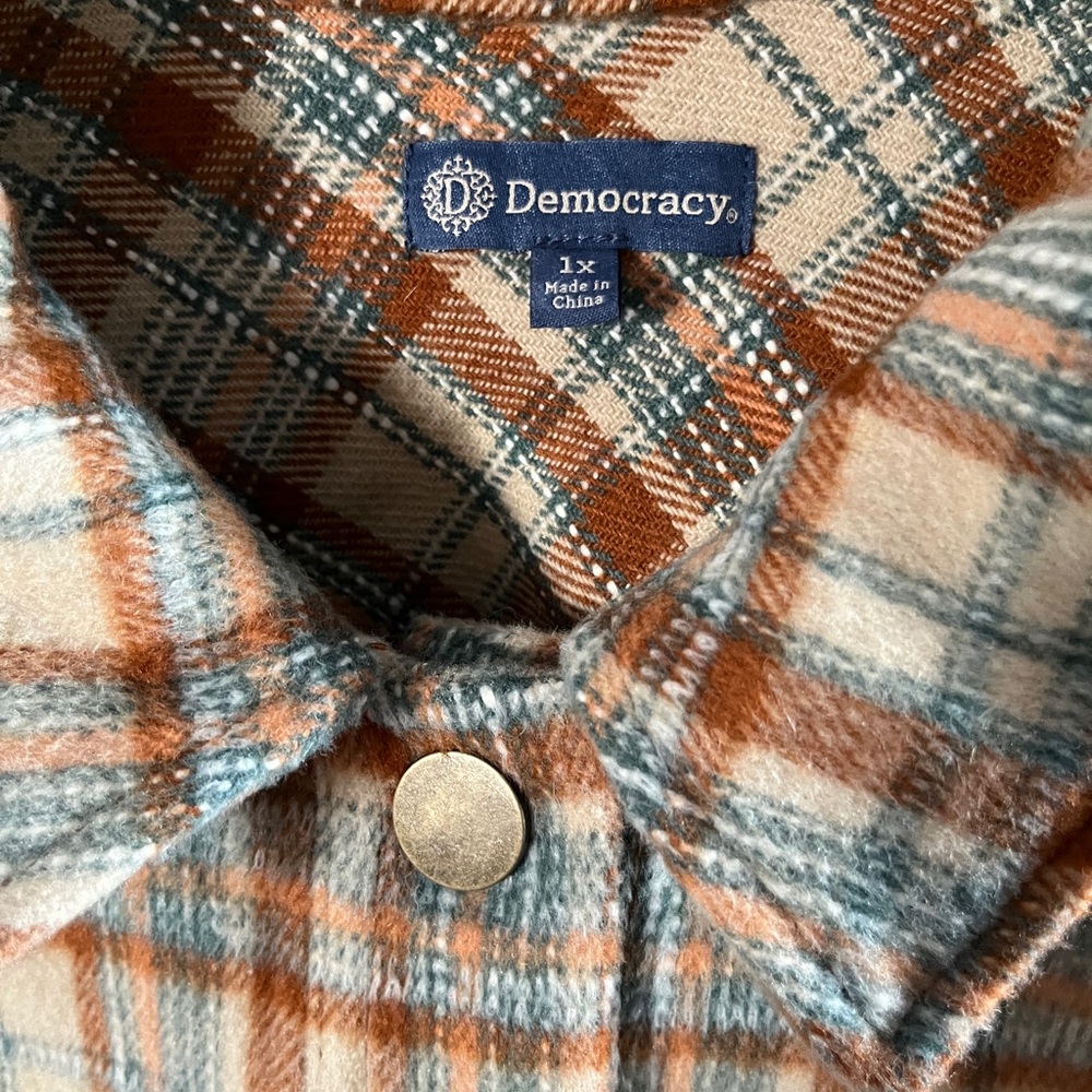 Democracy Snap Front Flannel Shacket Women’s size 1X Tan Brown Teal Plaid - Picture 2 of 4
